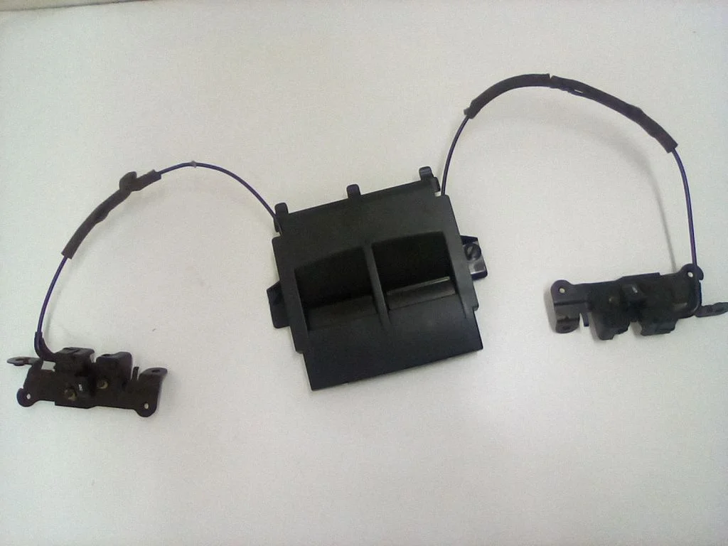 Seat back rest lock catch – Volvo S80 (2007-2013)