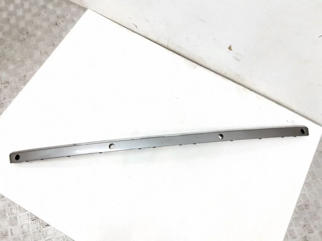 Listwa zderzaka tylnego – BMW Seria 7 E65 E66 (2001-2008)
