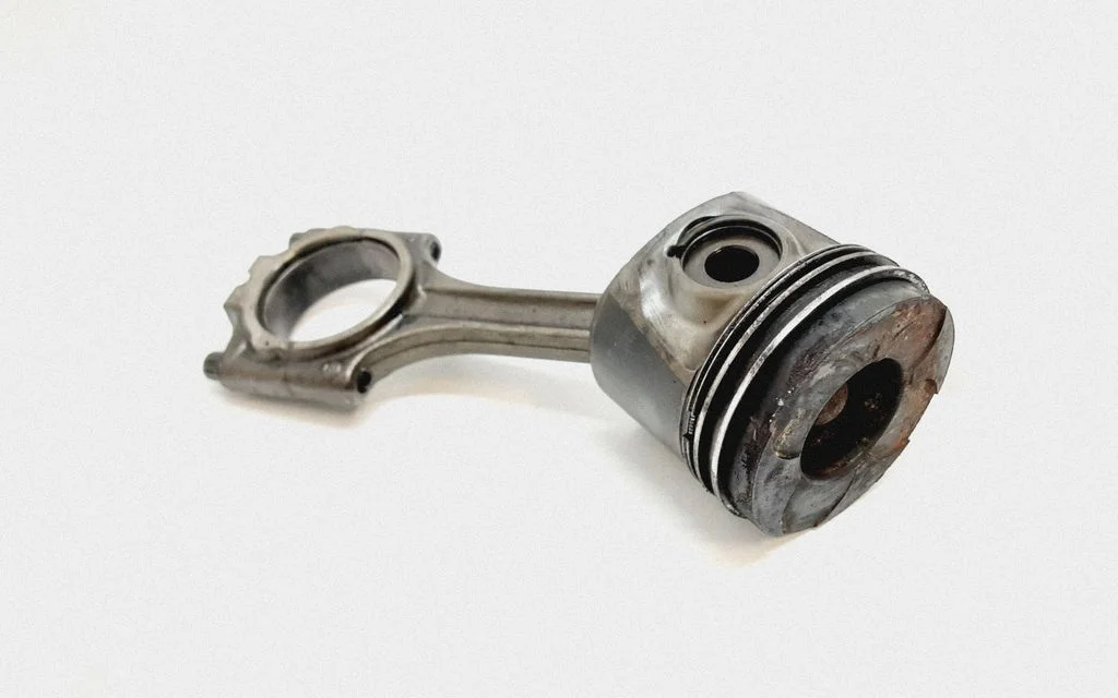 Piston with connecting rod – Volvo V70 (2000-2004)