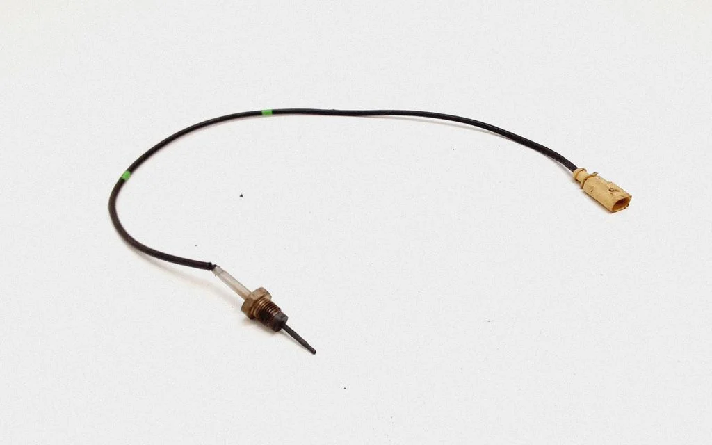 Exhaust gas temperature sensor 04L906088AD