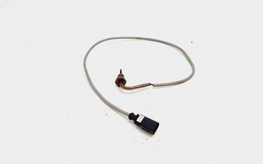 Exhaust gas temperature sensor 04L906088BL
