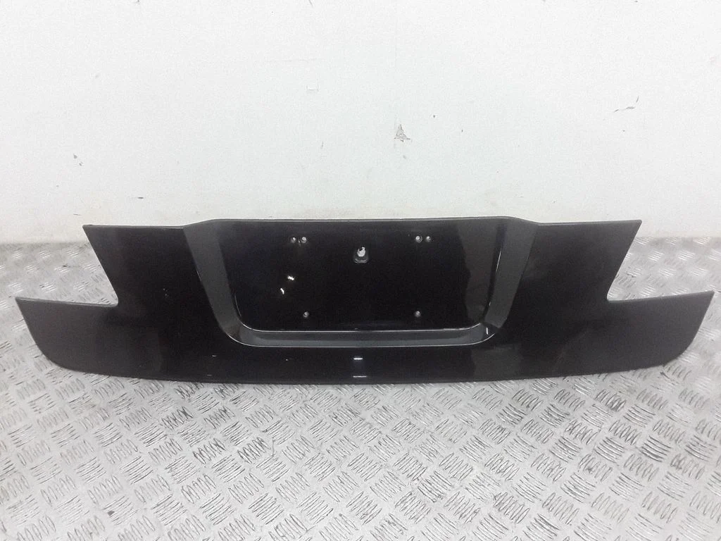 Tailgate trim – BMW 7 Series F01 F02 F03 F04 (2008-2016)