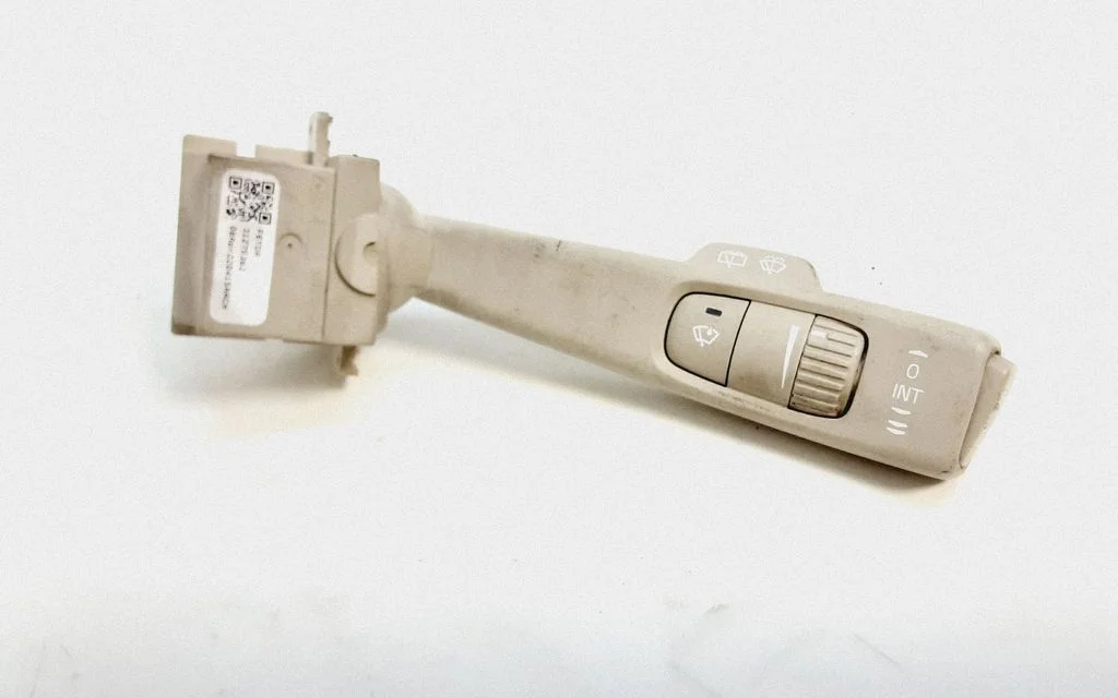 Klaasipuhastite hoob – Volvo XC60 (2009-2013)