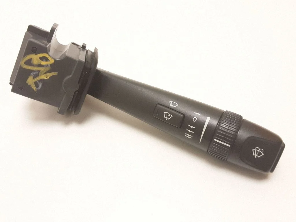 Klaasipuhastite hoob – Volvo S60 (2005-2010)