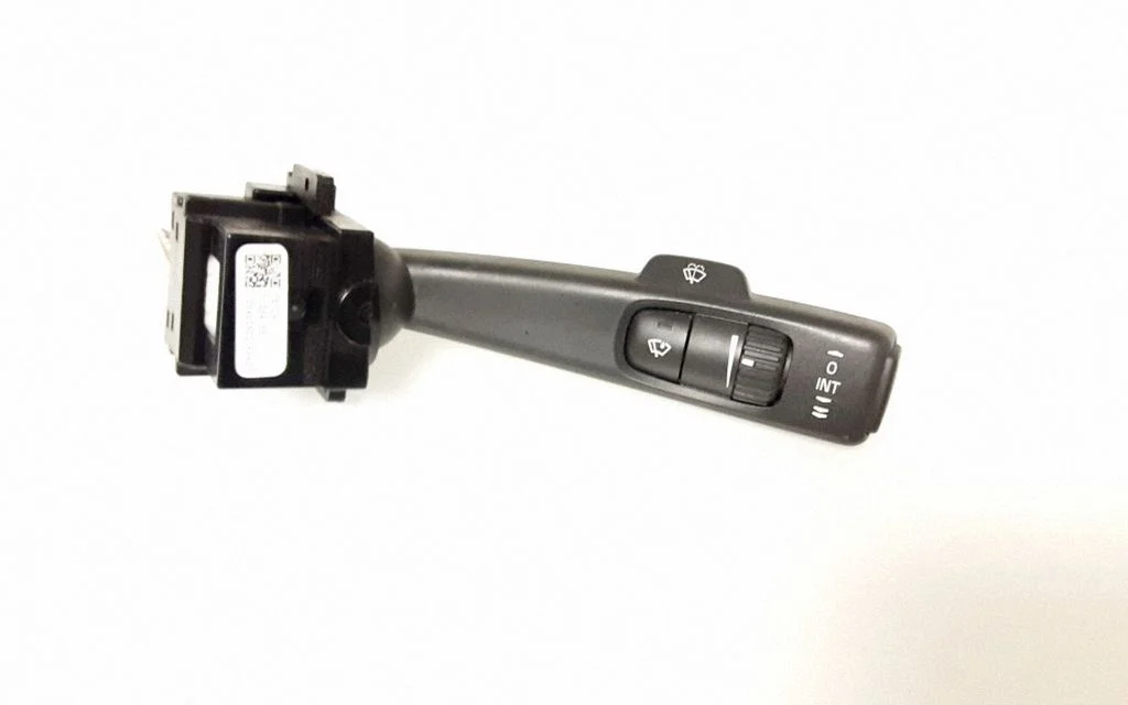 Klaasipuhastite hoob – Volvo S60 (2011-2013)