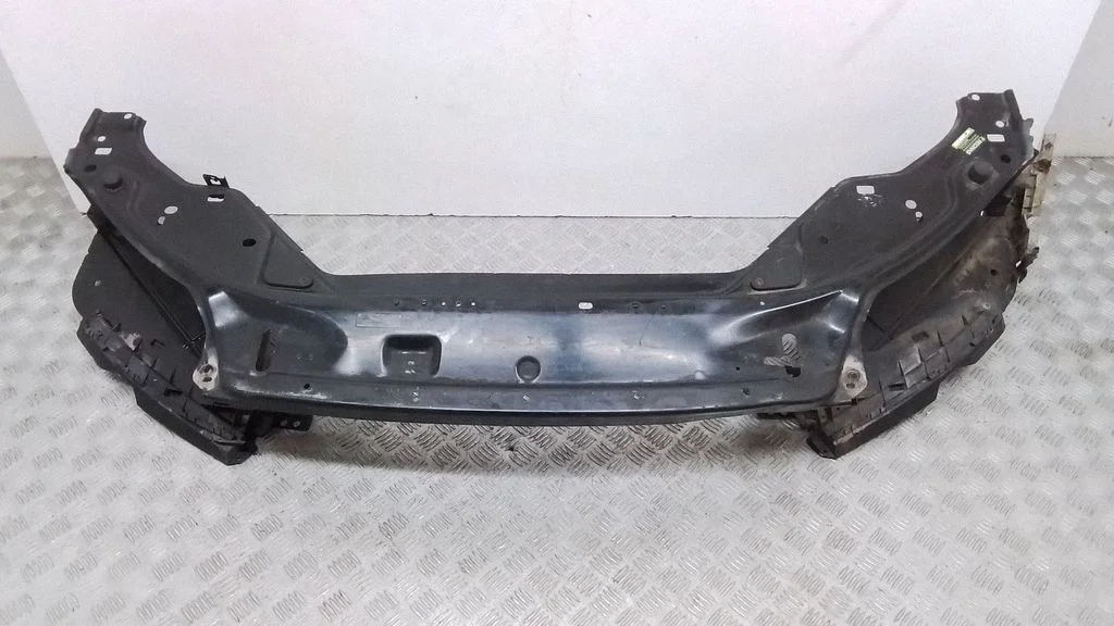 Radiaatori tugipaneeli ülaosa – Volvo S80 (2007-2013)