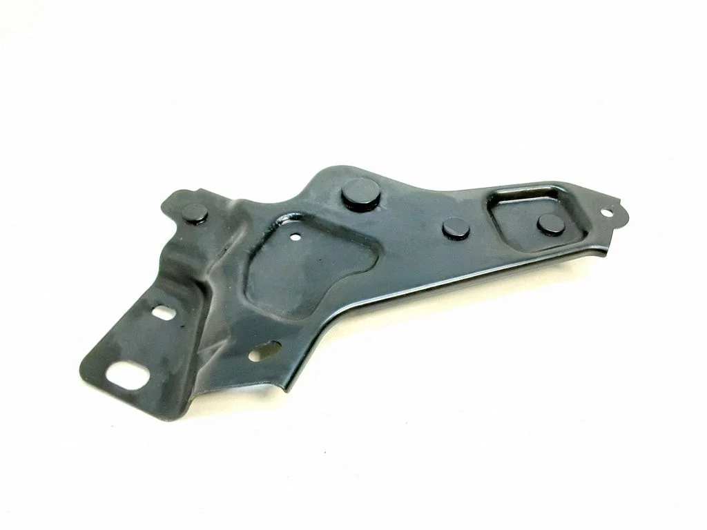 Top upper radiator support slam panel