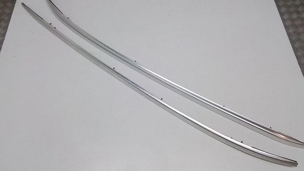 Roof bar rail 32216816