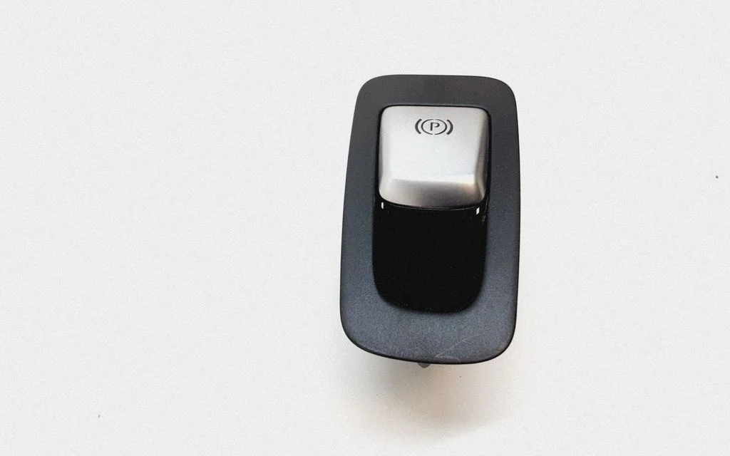 Hand parking brake switch – Mercedes-Benz GLC-Class C253 (2016-)