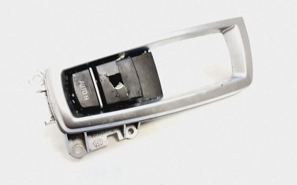 Hand parking brake switch – BMW 7 Series F01 F02 F03 F04 (2008-2016)