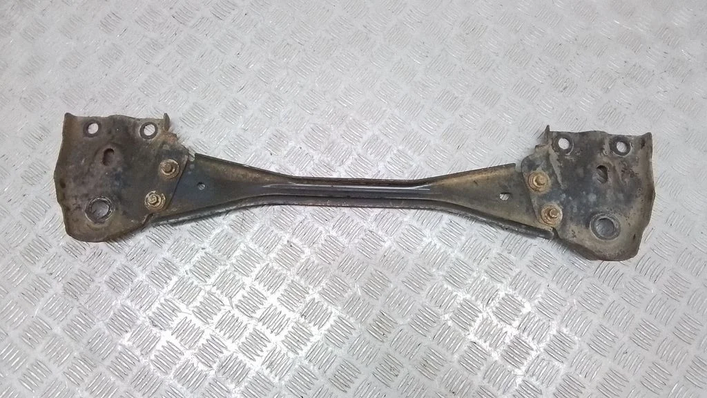 Muu esivedrustuse osa – Volvo S80 (2007-2013)