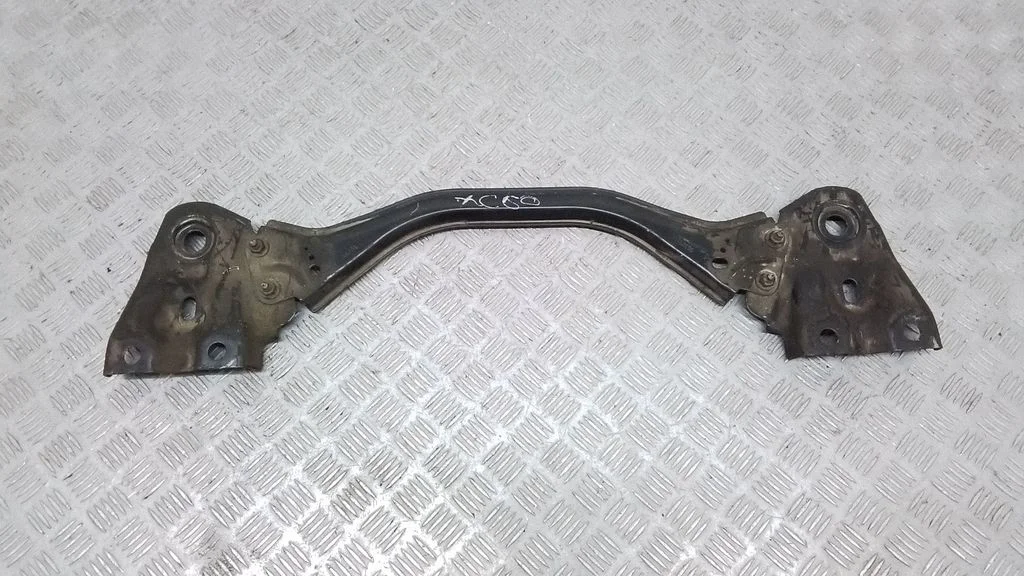 Muu esivedrustuse osa – Volvo XC60 (2009-2013)