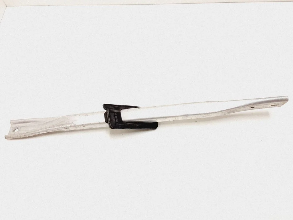 Muu esivedrustuse osa – Audi A4 Allroad B8 (2008-2016)