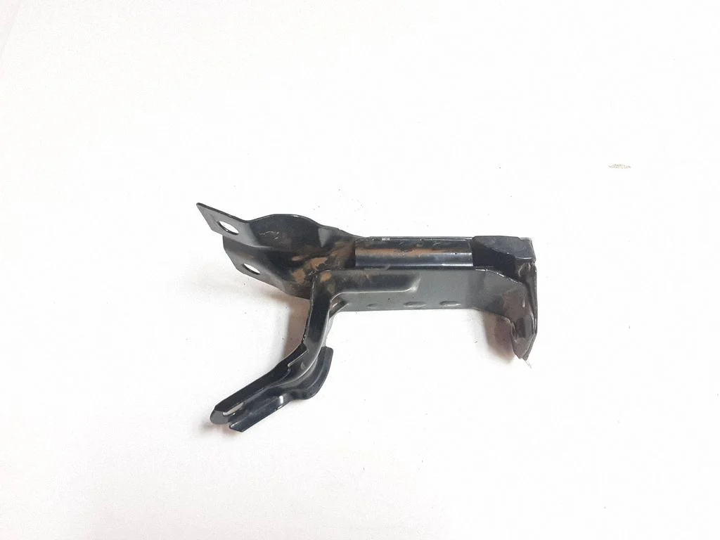 Radiator mount bracket 31261931