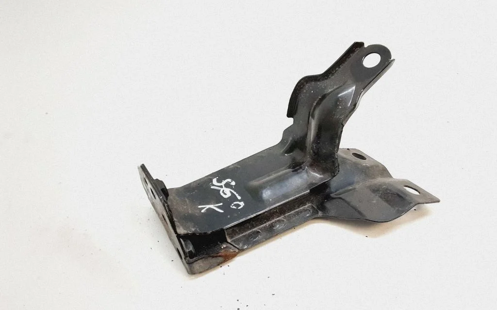 Radiator mount bracket 31261931
