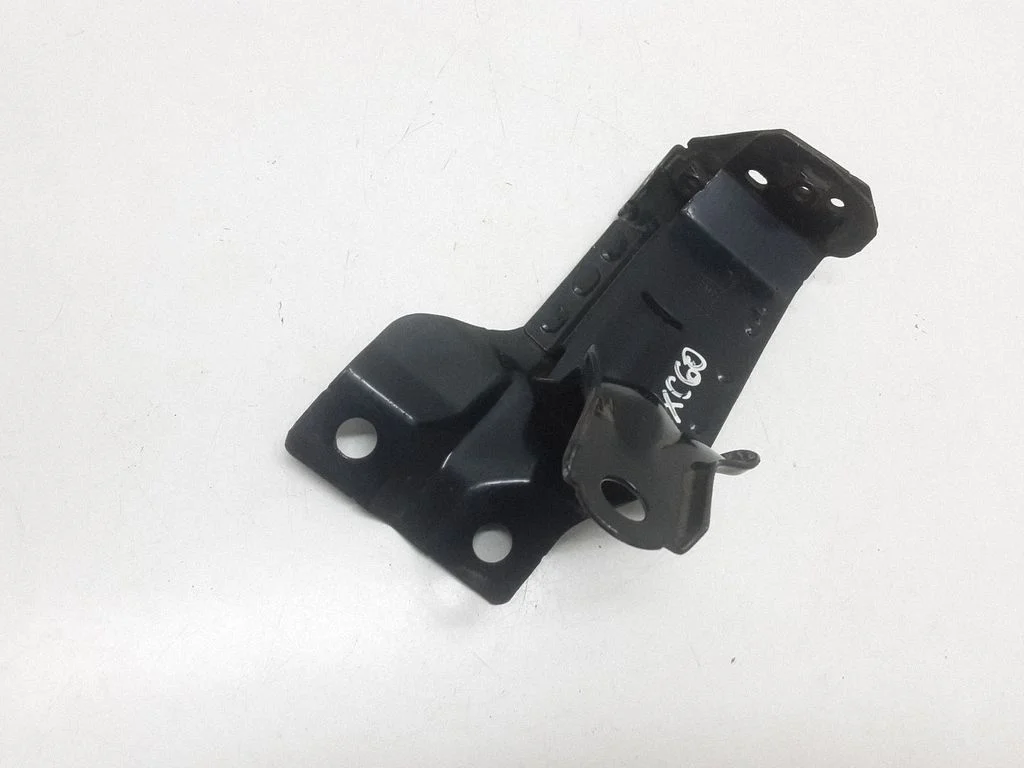 Radiator mount bracket – Volvo XC60 (2009-2013)