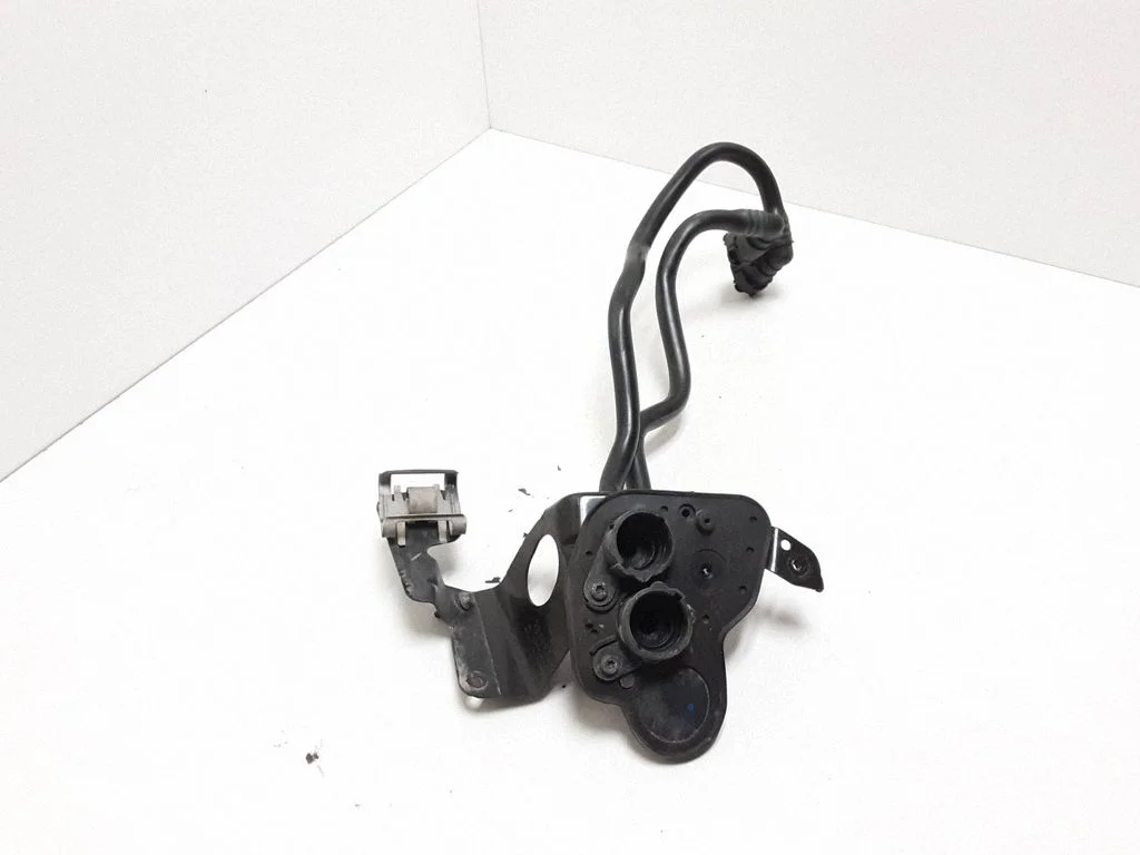 Radiator mount bracket – Volvo XC90 (2014-)
