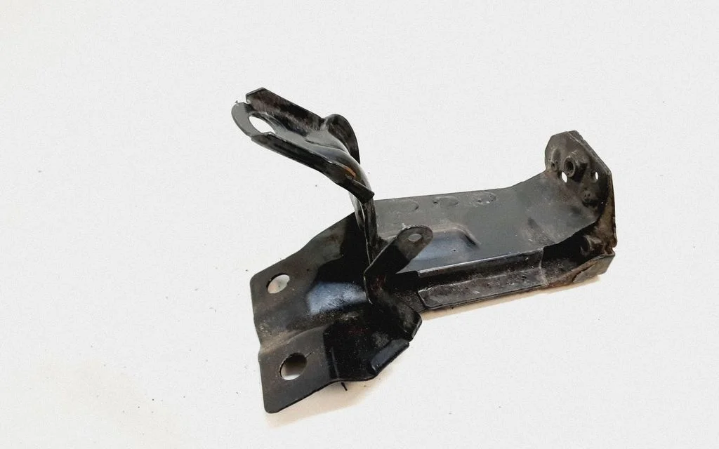 Radiator mount bracket – Volvo XC60 (2009-2013)