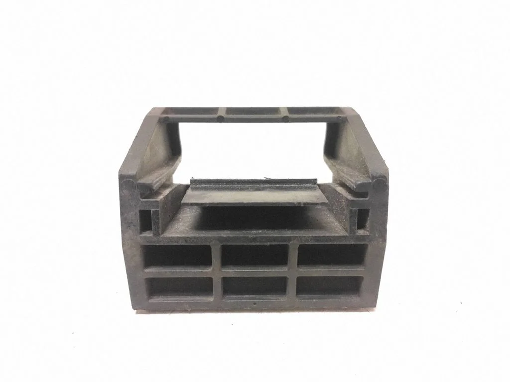 Radiator mount bracket – BMW X5 F15 (2013-2017)
