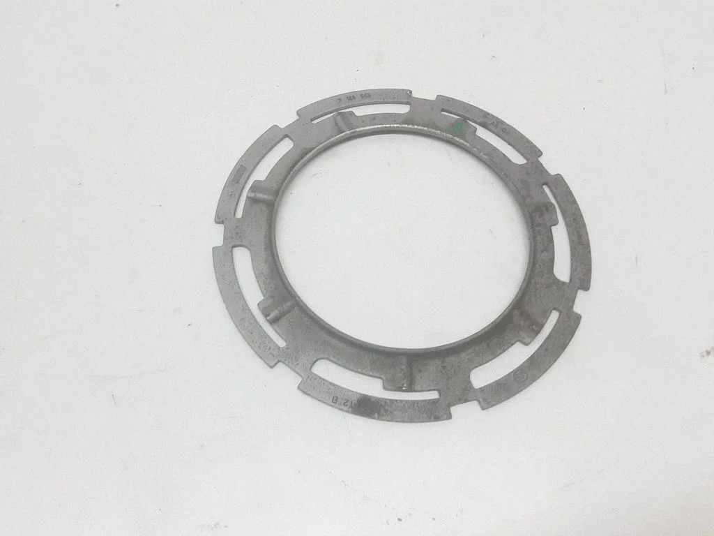 Kütusepumba (paagis) lukustusmutter – BMW 7-seeria F01 F02 F03 F04 (2008-2016)