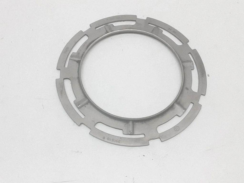 Kütusepumba (paagis) lukustusmutter – BMW 5-seeria F10 F11 (2009-2016)