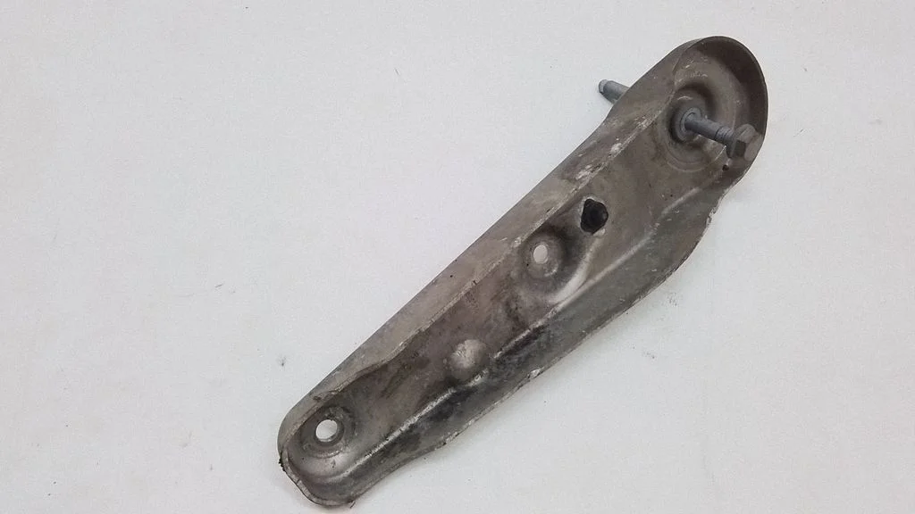 Muu tagavedrustuse varuosa – BMW 7-seeria F01 F02 F03 F04 (2008-2016)