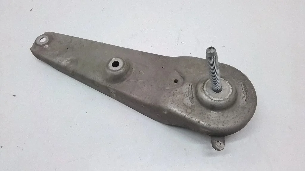 Muu tagavedrustuse varuosa – BMW 7-seeria F01 F02 F03 F04 (2008-2016)