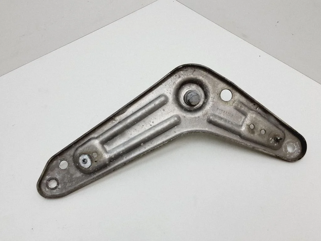 Muu tagavedrustuse varuosa – BMW X5 E70 (2006-2013)