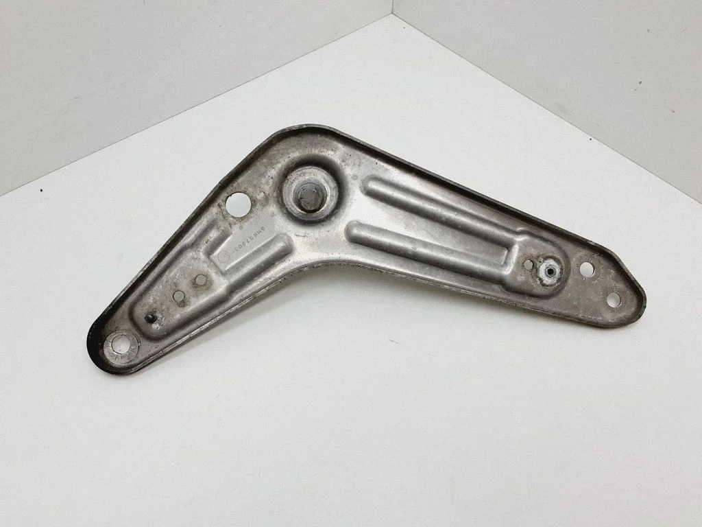 Muu tagavedrustuse varuosa – BMW X5 E70 (2006-2013)