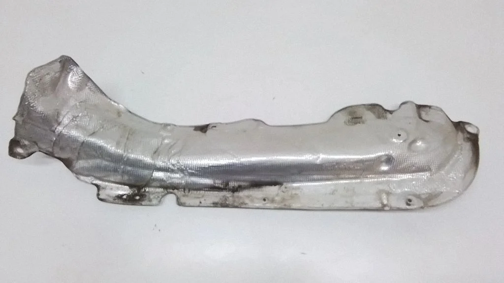Exhaust heat shield 7185201