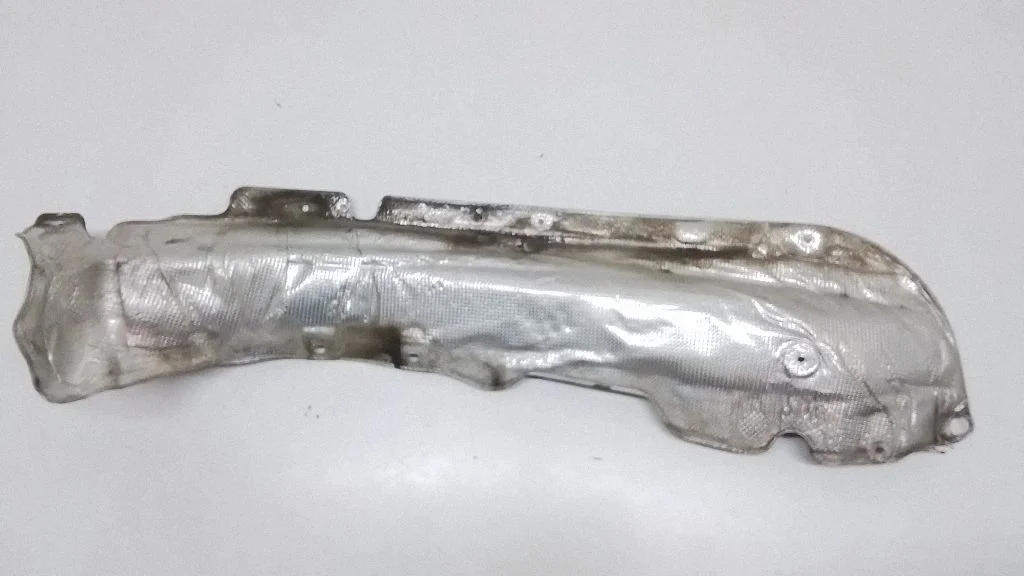 Exhaust heat shield 7185202