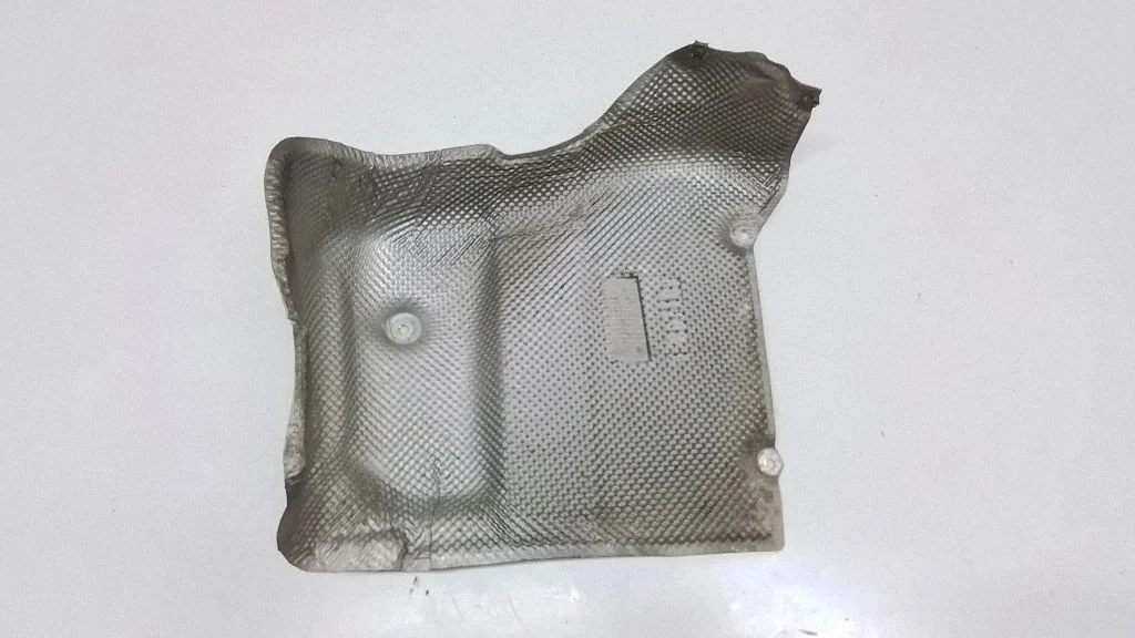 Exhaust heat shield 7185211