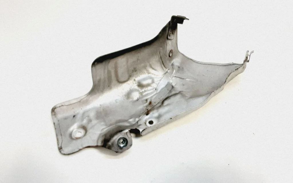 Exhaust heat shield 7577003