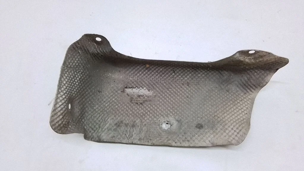 Exhaust heat shield 7185214