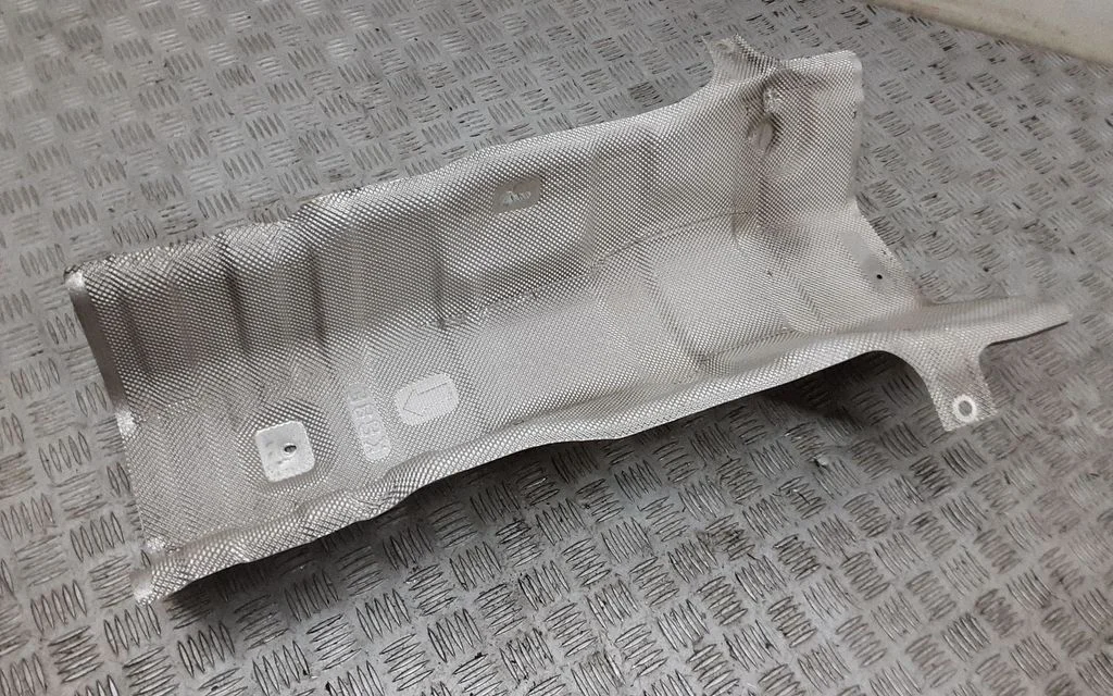 Väljalaske soojusisolatsioon (kuumakaitse) – Mazda CX-5 II (2017-2025)