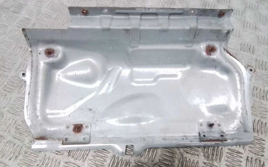 Heat shield in engine bay – Volvo S90, V90 (2016-)