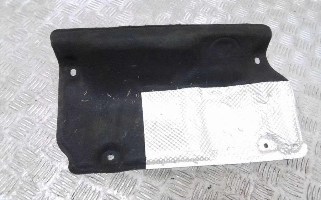 Heat shield in engine bay – Volvo S90, V90 (2016-)