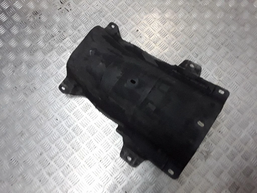 Exhaust heat shield