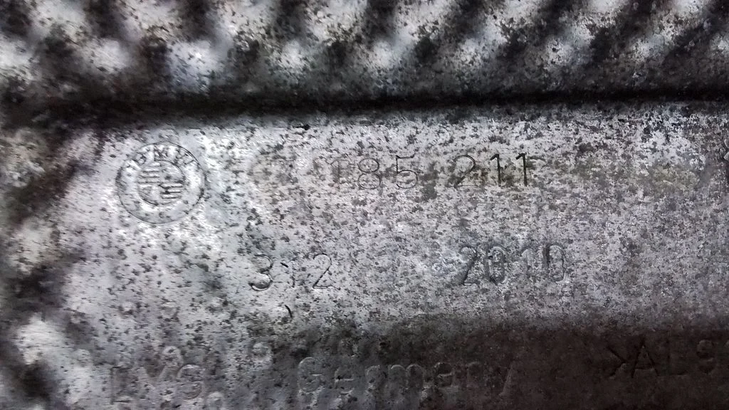 Exhaust heat shield 7185211