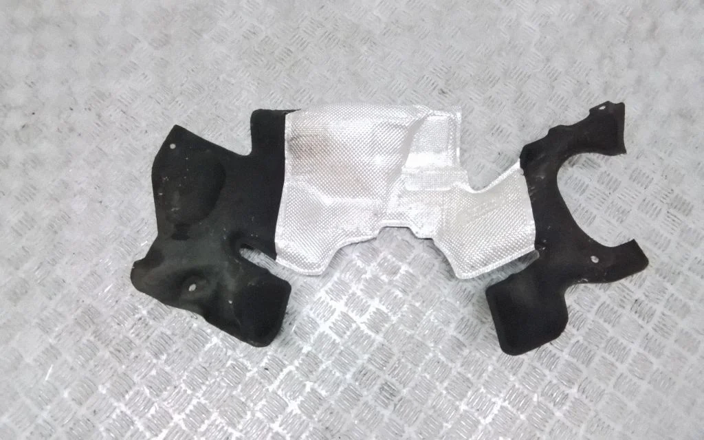 Heat shield in engine bay – Volvo S90, V90 (2016-)
