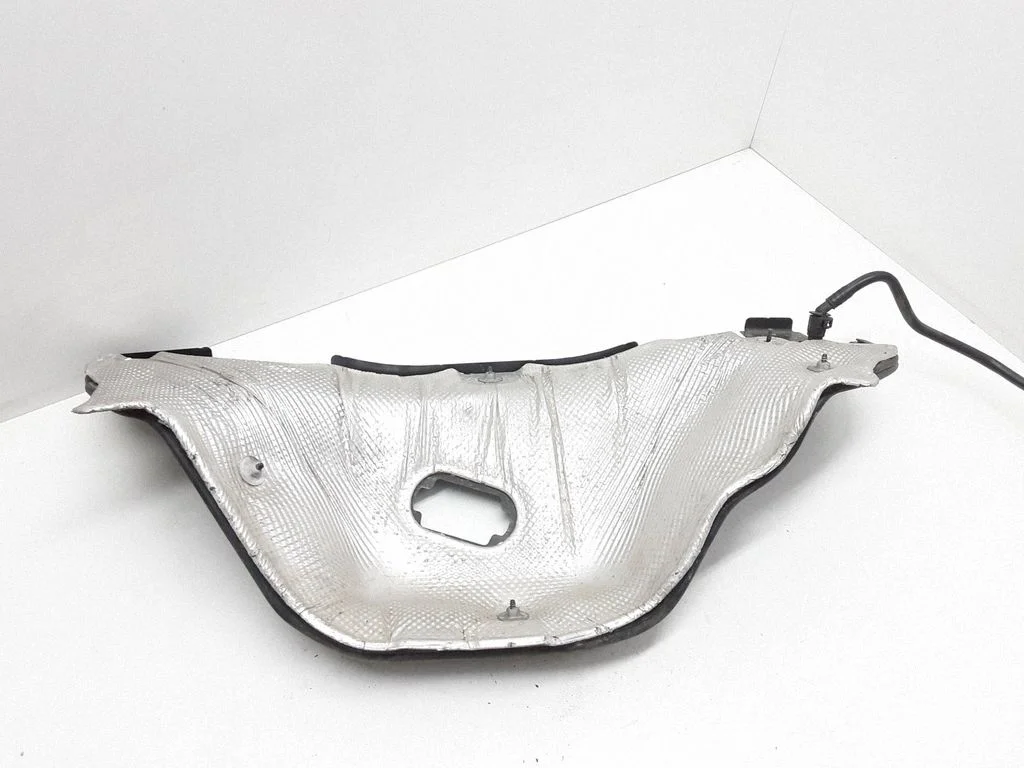 Heat shield in engine bay 8W0819523C