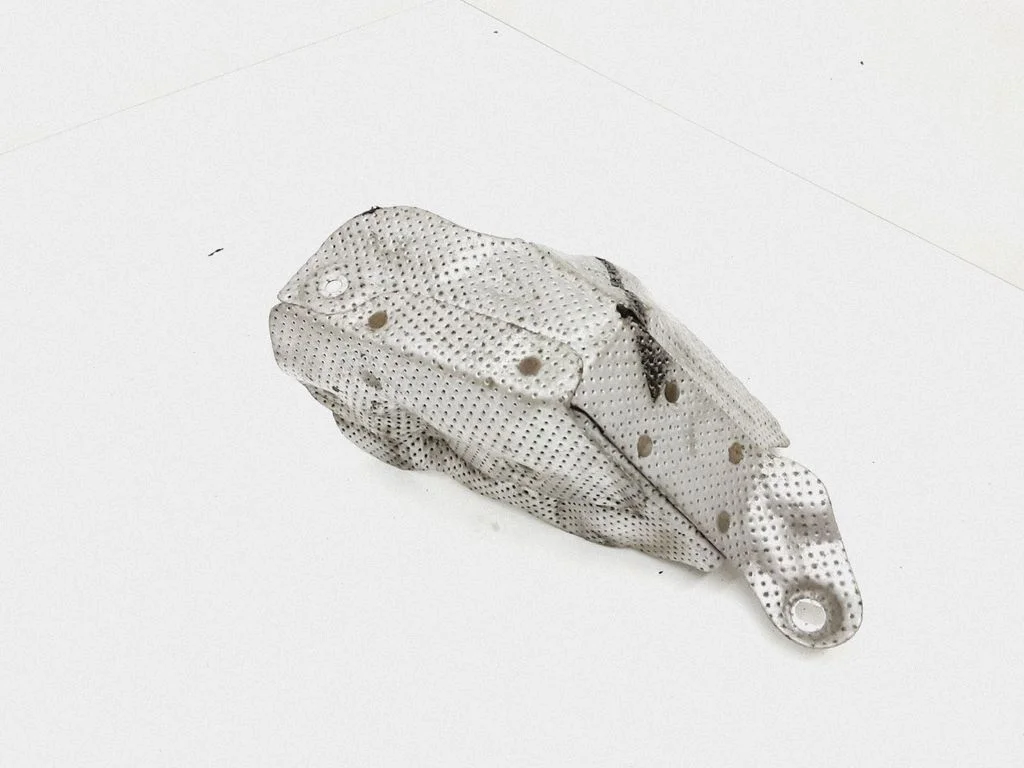 Heat shield in engine bay – Volvo XC60 (2014-2016)