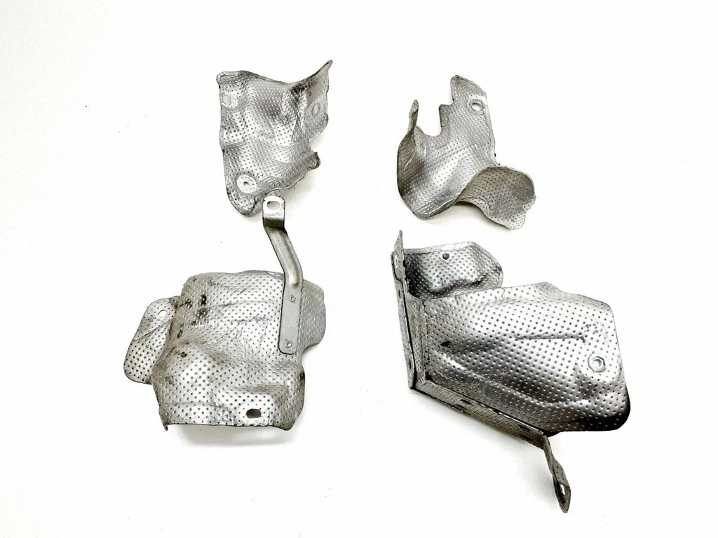Heat shield in engine bay – Volvo XC60 (2009-2013)