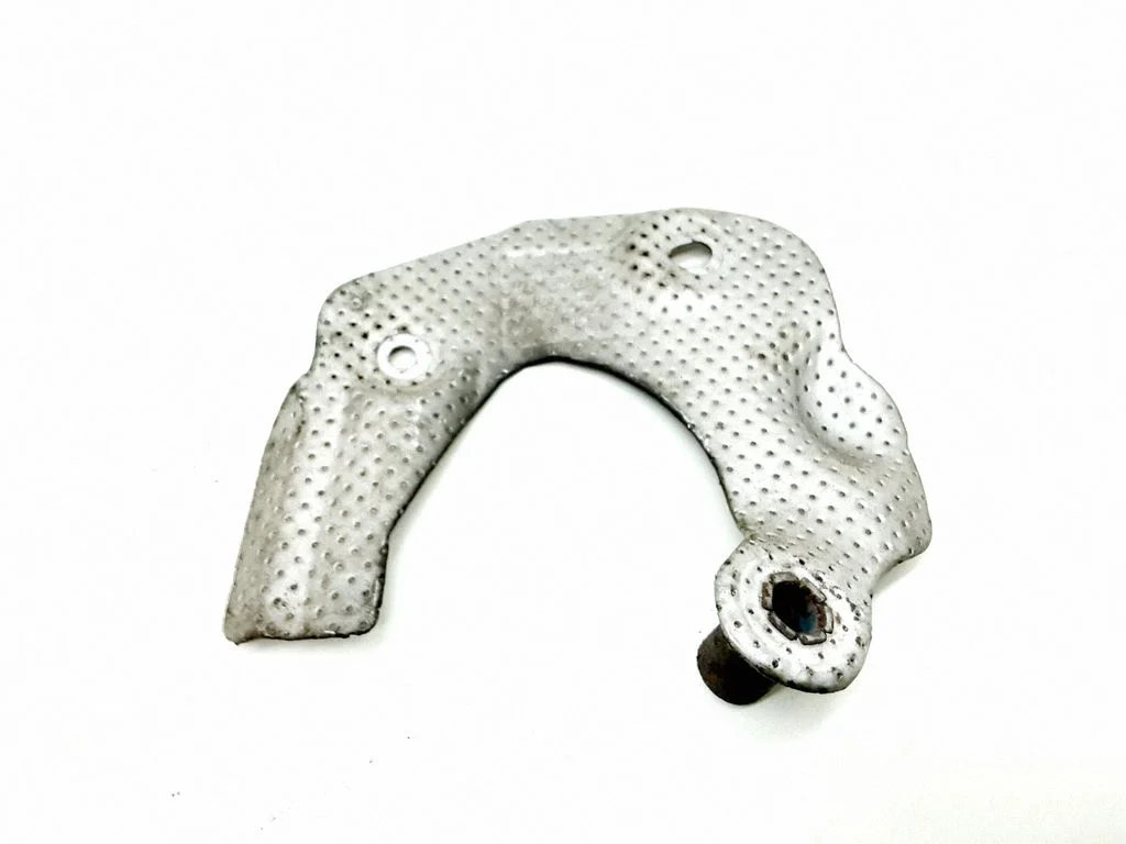 Heat shield in engine bay – Volvo XC60 (2009-2013)
