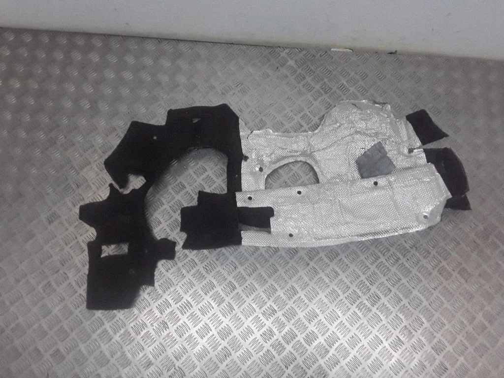 Heat shield in engine bay – Audi RS Q3 (2013-2018)