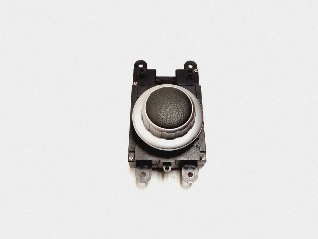 Head unit multimedia control – BMW 5 Series E60 E61 (2004-2010)