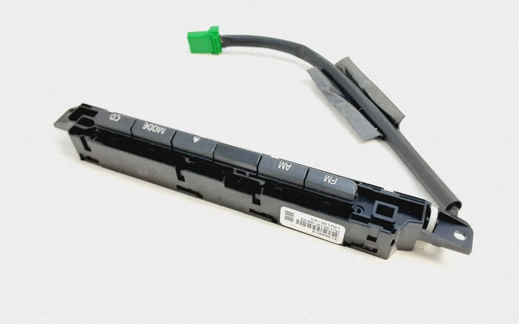 Head unit multimedia control – Volvo XC60 (2009-2013)