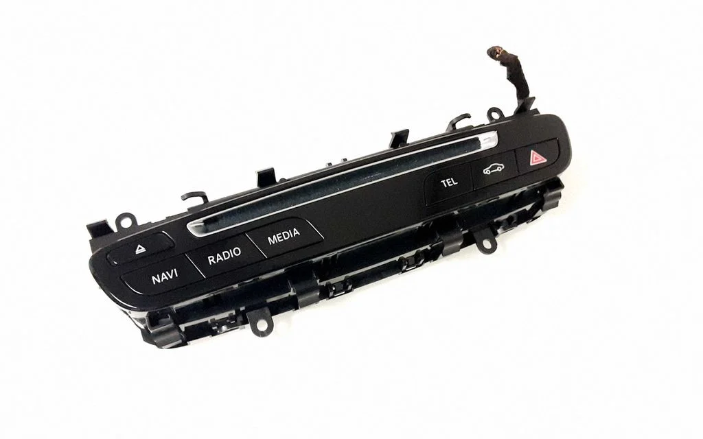 Head unit multimedia control – Mercedes-Benz C-Class W205 (2014-2021)
