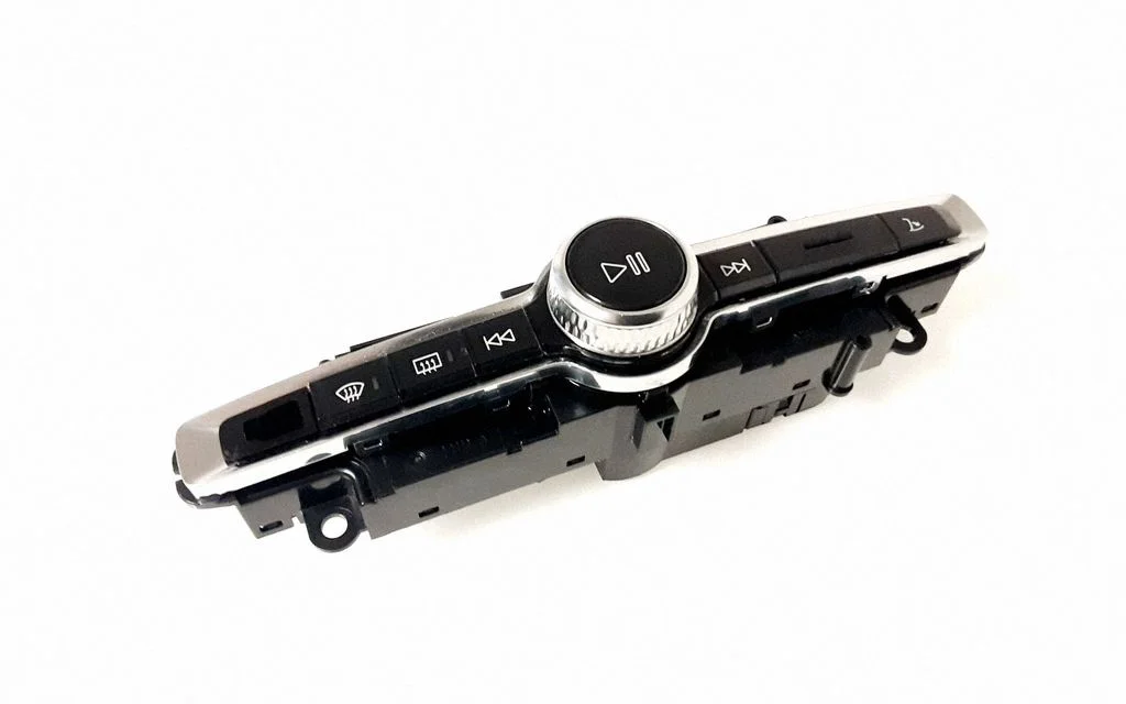 Head unit multimedia control – Volvo XC90 (2014-)