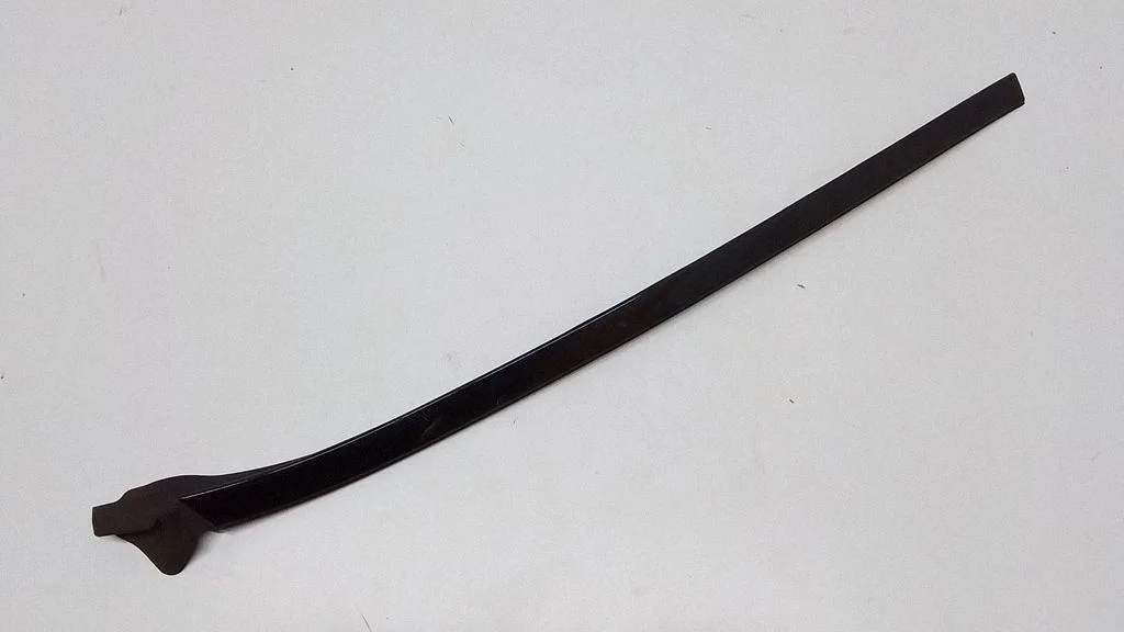 Windshield trim – Mercedes-Benz E-Class W212 (2009-2016)
